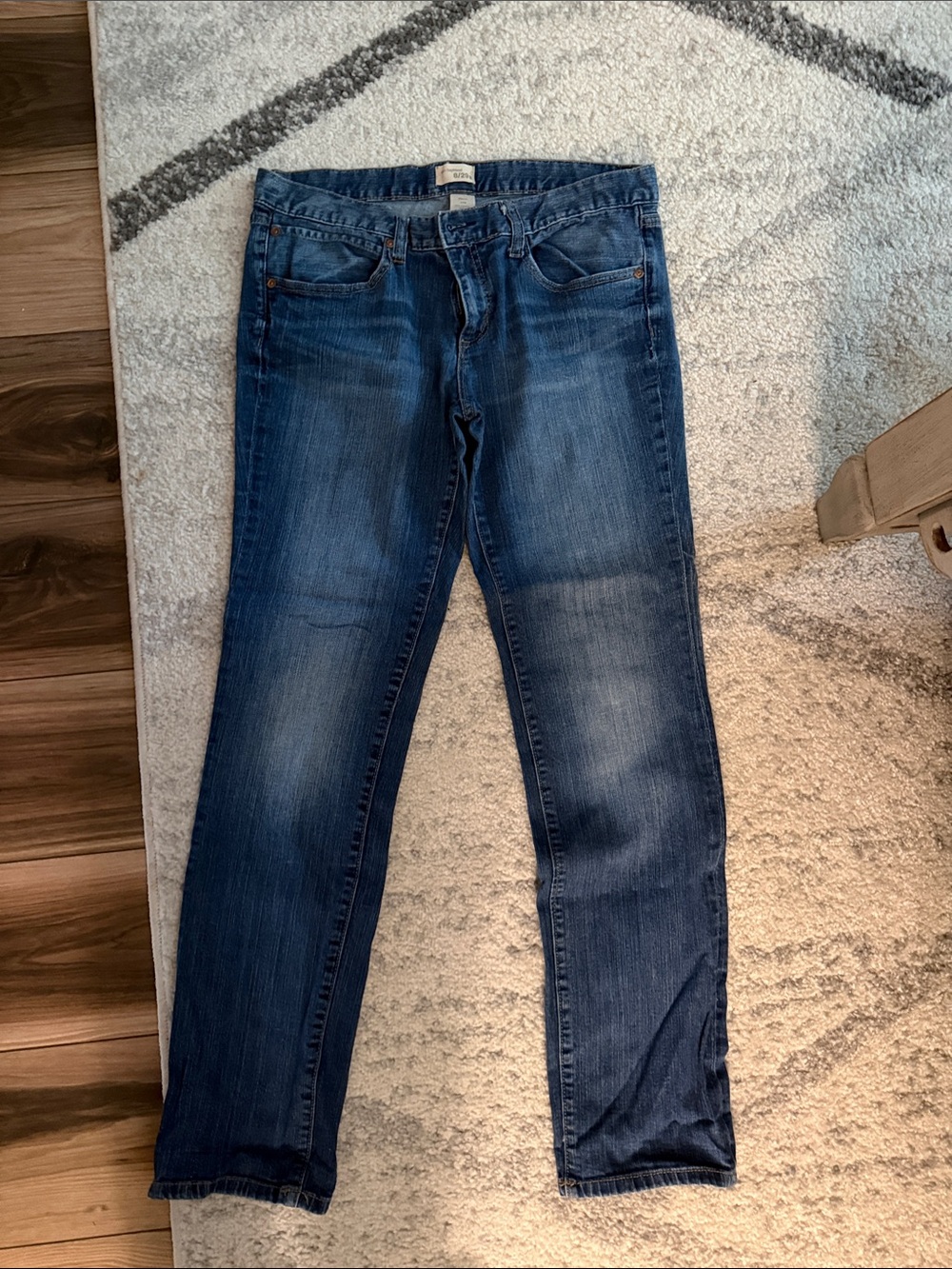 GAP Women's Medium Wash Straight-Leg Jeans
